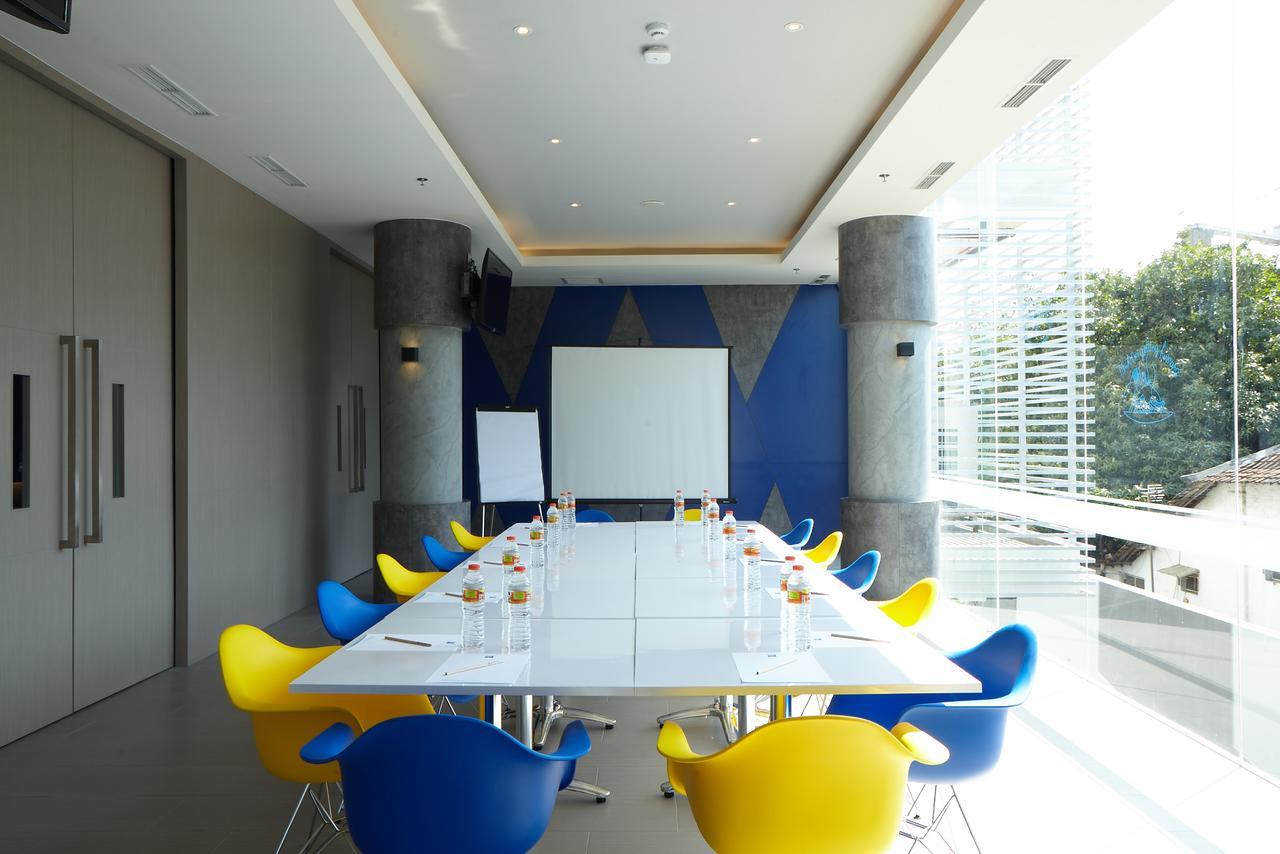 Ibis Budget Cirebon Esterno foto