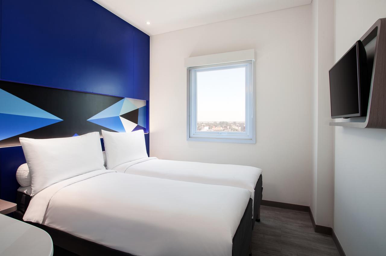 Ibis Budget Cirebon Esterno foto
