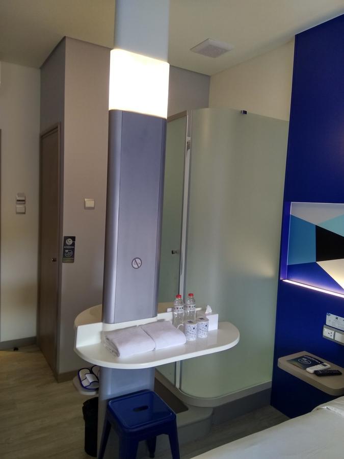 Ibis Budget Cirebon Esterno foto